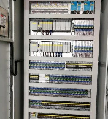 كابينة لوحة تحكم PLC مخصصة حسب الطلب